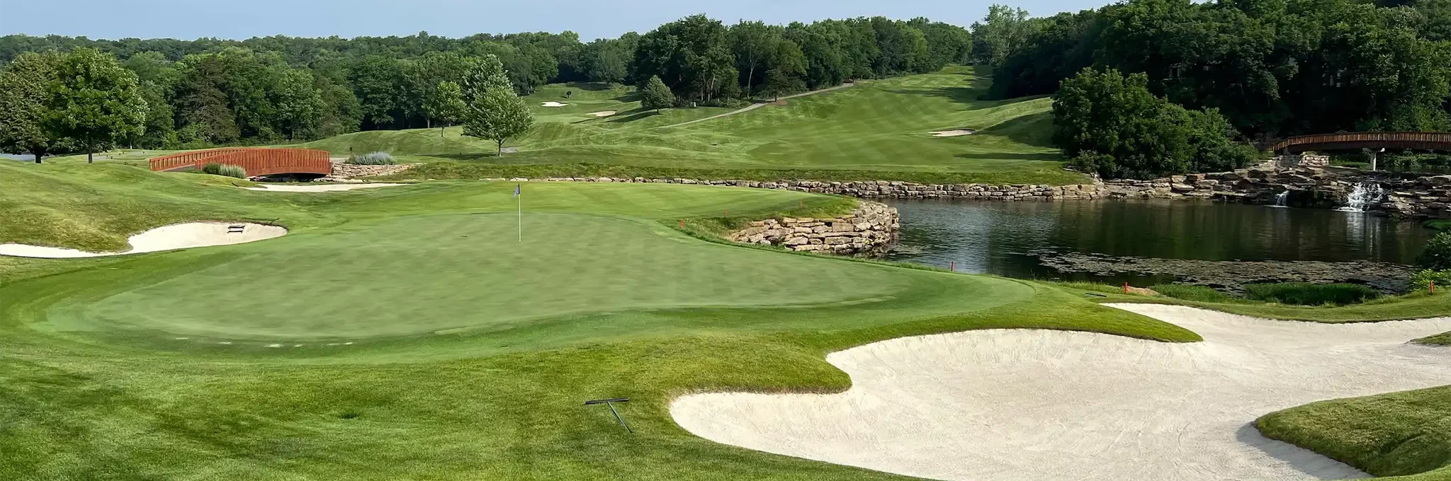 Premier play sand in use inside a golf course bunker.